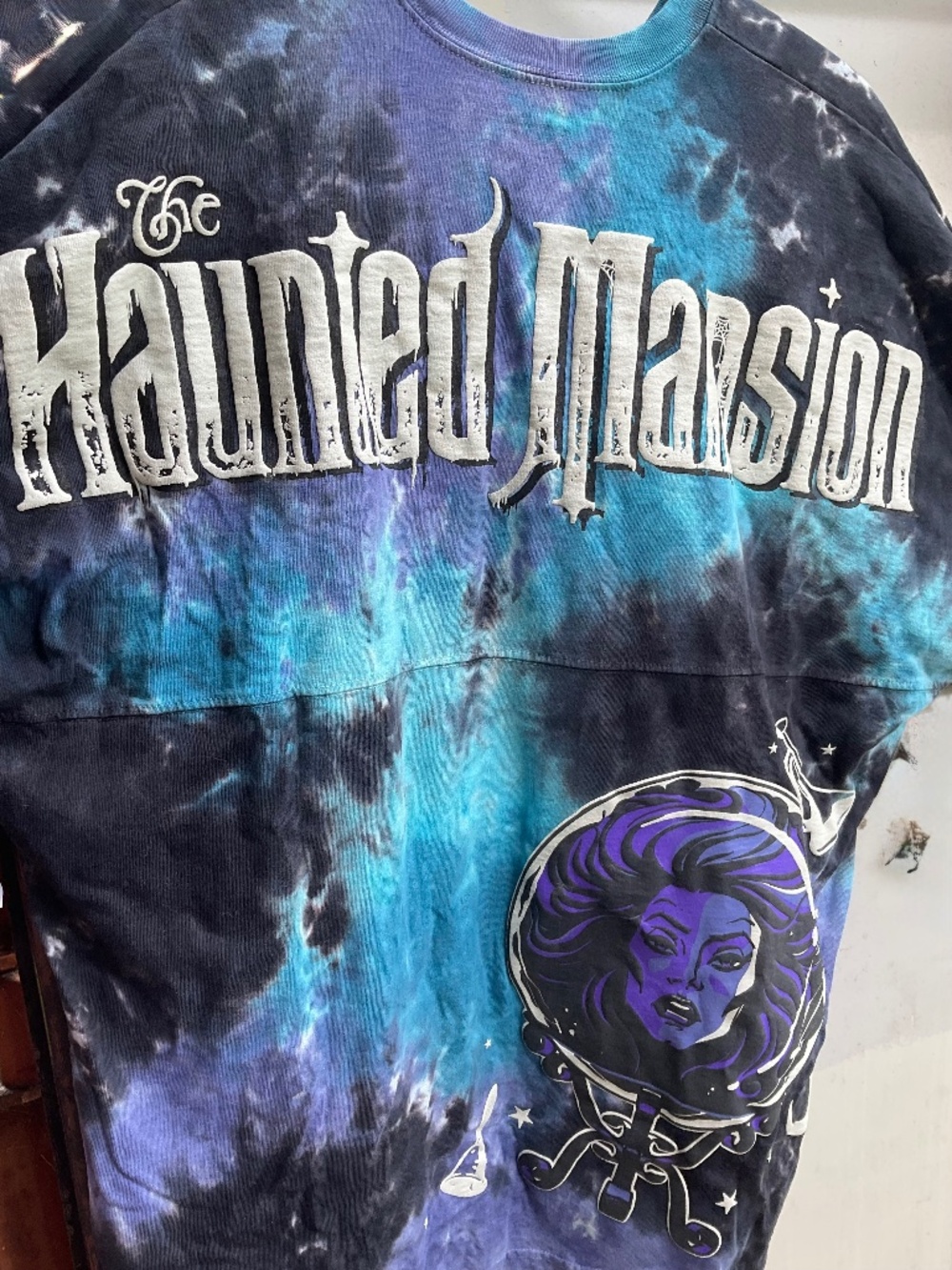 DISNEY HAUNTED MANSION SPIRIT JERSEY . GLOWS . NWT , size XL ..RETIRED